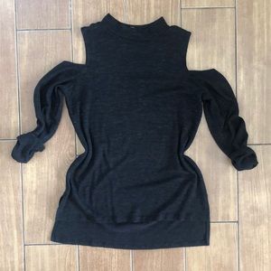 🔴 5 for $25 🔴 Black Cold Shoulder Sweater Top